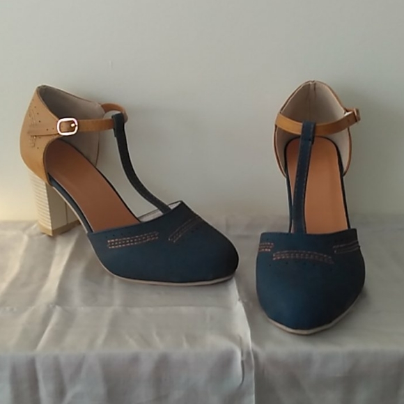 Shoes - Mary Jane T-strap Round Toe Pumps
